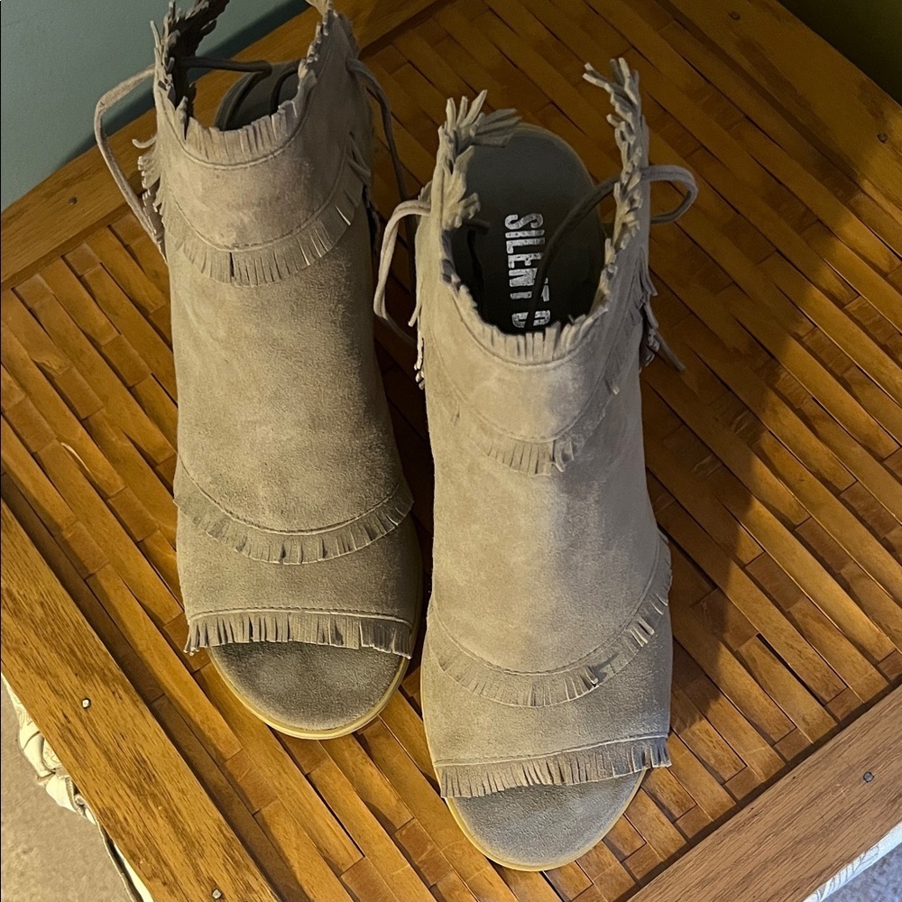 Silent D Fringe Suede Ankle Booties - Taupe, EUC, 40 (9)